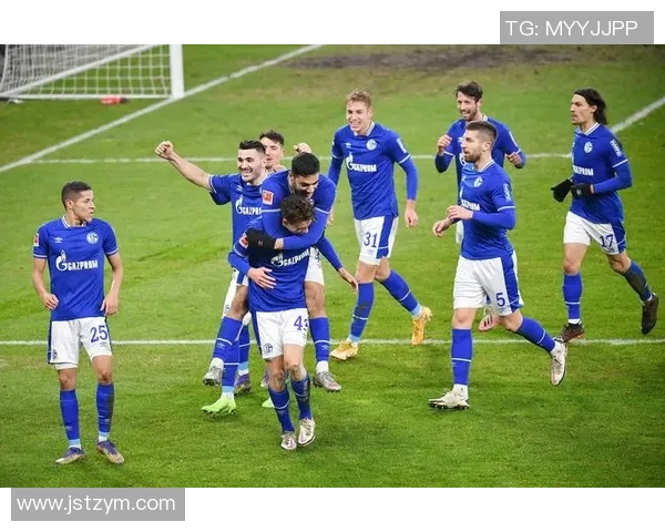 德甲豪门对决,多特蒙德迎战沙尔克04,球迷热情高涨!